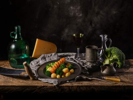 CheeseDogs with Pan-Fried Baby Potatoes and Broccoli  CheeseDog® - Vergeer Holland